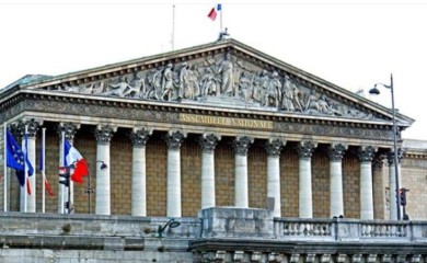 Francuske vlasti počeli sa slanjem naloga za povratak na posao