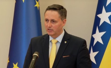 Bećirović: Antidejtonski orijentisani političari ne mogu dovesti u pitanje legalitet Šmita