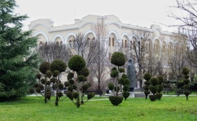 Danas pretežno oblačno, ponegdje slaba kiša