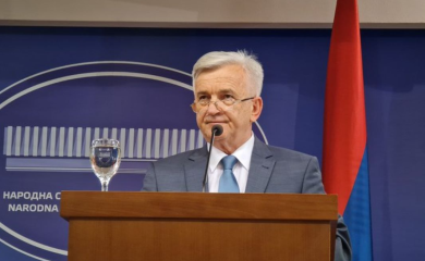 ČUBRILOVIĆ: Nastaviti sa vraćanjem nadležnosti