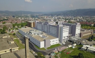 Udes kod Kotor Varoša, dvoje povrijeđeno, vozač završio na UKC-u Srpske
