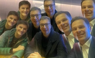 Brnabić objavila fotošopiranu fotografiju dok su građani protestovali: Mnogo nas je više nego prošli put