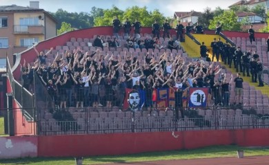 Tuzlanska policija pretukla navijače Borca: Ubacila im suzavac u autobus