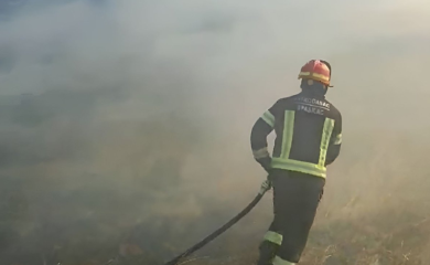 Borba sa vatrenom stihijom u Crnoj Gori još traje, stiže pomoć iz EU