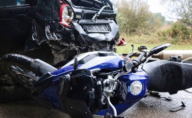 Motociklista poginuo u sudaru s autom