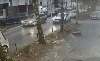 Uznemirujući prizor! “Mercedesom” udario dijete (8) i pobjegao VIDEO