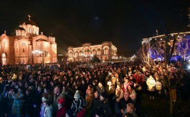 Banjalučani dočekali pravoslavnu Novu godinu ispred Hrama Hrista Spasitelja