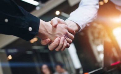 Rusi postali vlasnici firme bliske Karićima