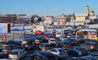 Slike iz Gradiške razotkrile štetnost odluke “eksperta” Krnjića – građani satima čekali, prevoznici pretrpjeli ogromne gubitke!