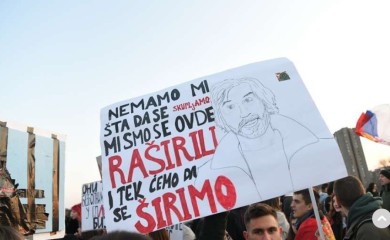 "SRETNIMO SE NA SRETENJE" Studenti iz nekoliko gradova Srbije idu pješke ka Kragujevcu