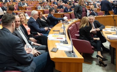 Raspušten hrvatski sabor