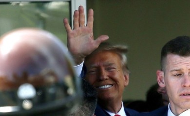 Nakon izlaska pred sud, Tramp napustio Majami, poručio da je “Amerika korumpirana država”