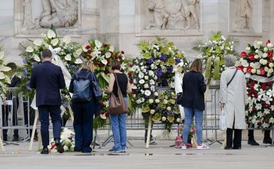 Očekuje se 20.000 ljudi na sahrani Berluskonija u Milanu
