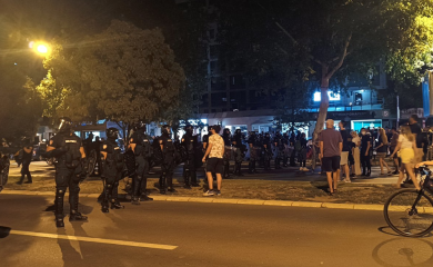 Incidenti tokom protesta građana i okupljanja pristalica SNS-a (FOTO, VIDEO)
