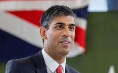 SUNAK: Broj migranata neće pasti preko noći