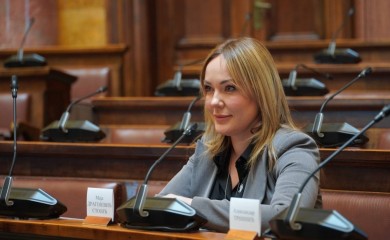 MAJA DRAGOJEVIĆ STOJIĆ o poskupljenju struje “Hoće li naši građani plaćati ove račune PRAZNIM FRIŽIDERIMA ILI PRAZNIM NOVČANICIMA”