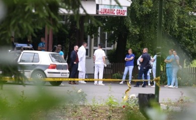Poznato stanje ranjenog nastavnika u Lukavcu
