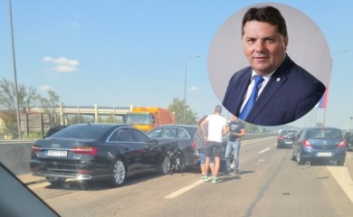 Stevandić imao udes: Službeno vozilo NSRS jedno od učesnika sudara