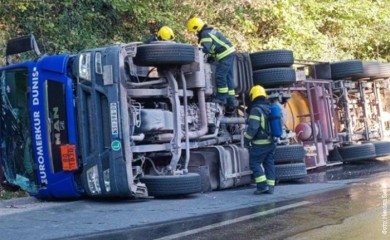 Prevrnula se cisterna kod Novog Sada