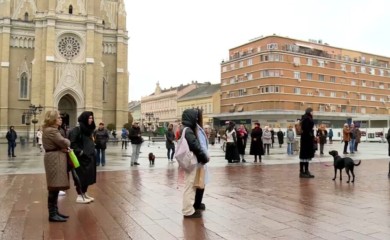 Sve stalo na 14 minuta: Opozicija i građani pozvali na odgovornost za nesreću u Novom Sadu