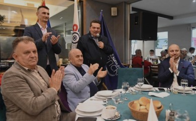 ADŽIĆ SJEDIO NA DVIJE STOLICE?! Kako je SNSD aktivista bio direktor i za vrijeme SDS