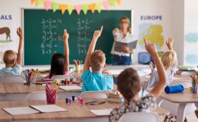 U školama predavači i bez kvalifikacija i stručne spreme