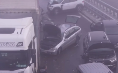 Karambol na auto-putu u Srbiji: Učestvovalo devet auta i kamion (VIDEO)