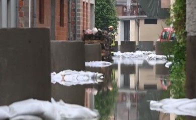Poplave u Hrvatskoj, Slovenija izdala crveno upozorenje