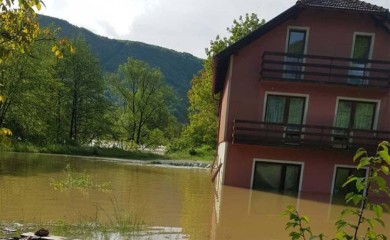 Izlila se Una u Martin Brodu, poplavljeno domaćinstvo