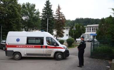 Ocu učenika koji je ranio nastavnika u Lukavcu jednomjesečni pritvor