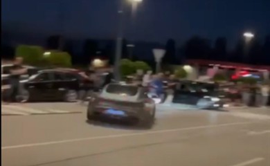 Strašna scena na parkingu u Zagrebu: Mercedesom se zaletio u grupu ljudi (UZNEMIRUJUĆI VIDEO)