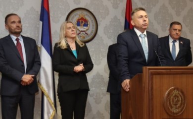 Oglasio se advokat Bubić: Zatraženo odlaganje suđenja predsjedniku Srpske