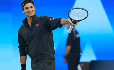 Federer prekinuo meč zbog Đokovića: Legendarni zagrljaj oduševio Melburn (VIDEO)