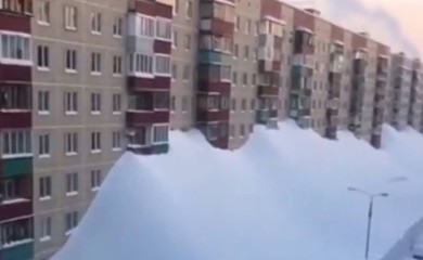 Spasioci u Kamčatki upozoravaju: Ne skačite u visoke nanose snijega!