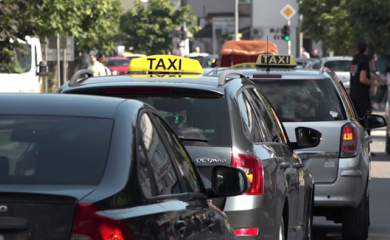 Nova Odluka o taksi prevozu: Hoće li biti riješen problem nedovoljnog broja vozila
