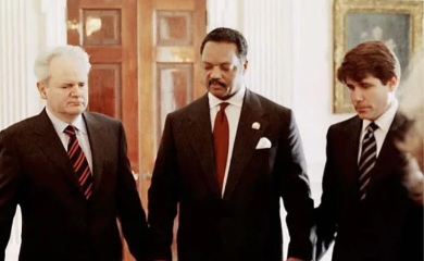 Umro poznati američki sveštenik Jesse Jackson: 1999. sjeo s Miloševićem i izbavio Amerikance iz zarobljeništva