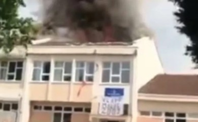 Učenici proslavljali maturu, pa zapalili školu (VIDEO)