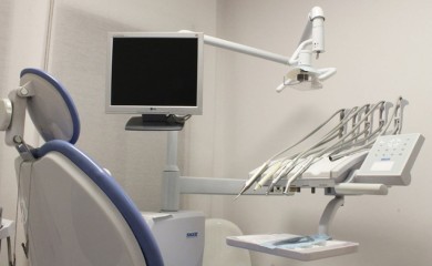 Objavljena prepiska stomatologa i majke preminule tinejdžerke