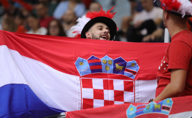 Navijači iz Hrvatske napadnuti u Crnoj Gori: Prepriječili im put i šipkama oštetili vozila