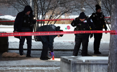 Pucnjava ispred škole u Čikagu, ima poginulih (VIDEO)