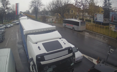 Duge kolone na prelazu Gradiška