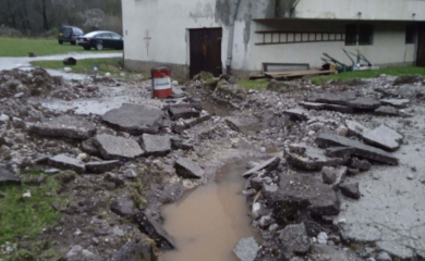 Ogromne bujice širom opštine Foča: Voda ušla u objekte i napravila štetu FOTO