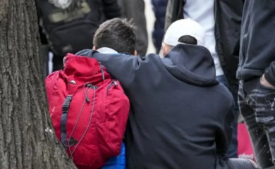 Majka učenice (13) koja je ubijena u školi: “Nijedno dijete tamo više ne treba da kroči”