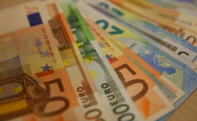 Uhapšena supruga političara: Iz banke ukrala 1,8 miliona evra