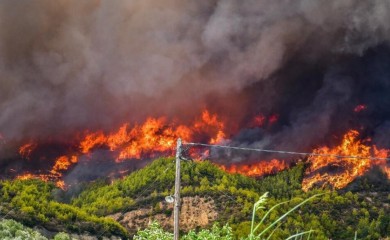 Snažan vjetar i vrućina pogoršavaju situaciju! Vatrogasci nastavili borbu sa požarima