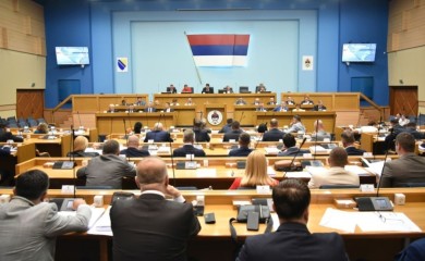 Opozicija optužuje, Bukejlović brani: U javnosti se značajno vrijeđa privatnost pojedinaca