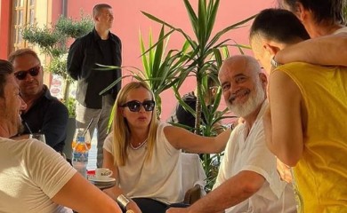 Meloni ljetovala u društvu Edija Rame, on je nazvao “sestrom Albanije”