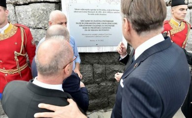 Inspekcija naložila uklanjanje spomen-ploče u Morinju