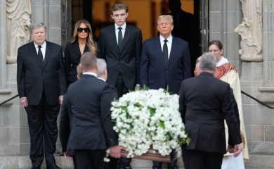 Sahranjena majka Melanije Tramp: Donald se zbog pokojne punice žestoko posvađao sa sudijom
