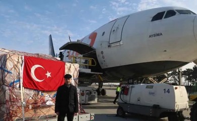 Avion sa pomoći krenuo iz Beograda za Tursku